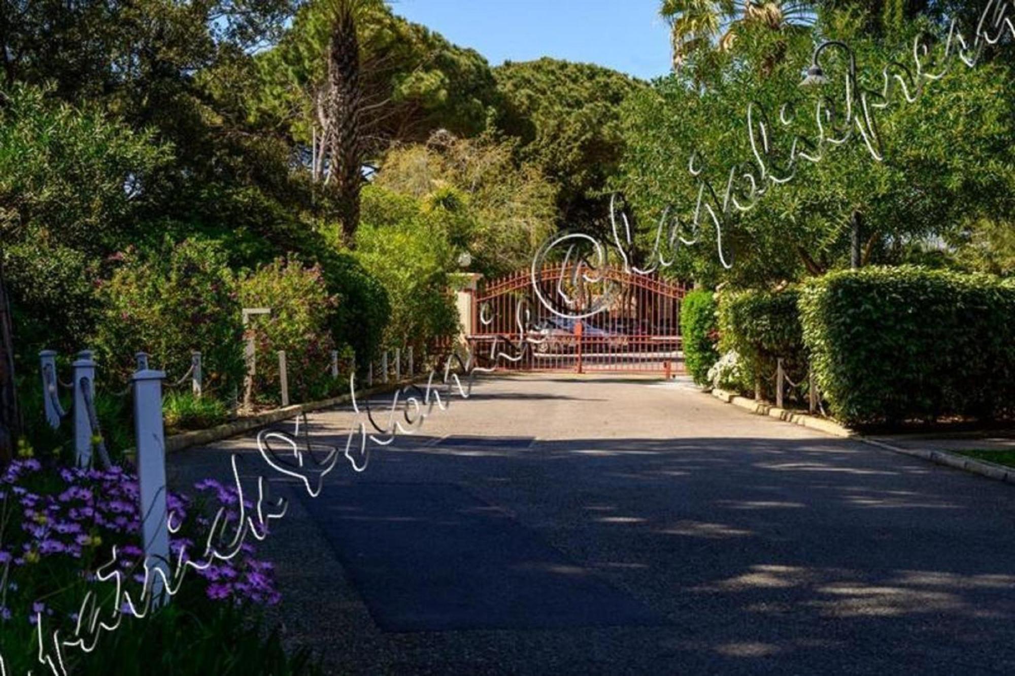 Magnifique Parc De La Presqu'Ile Avec Piscine Et Plage Face A Porquerolles ! Єр Екстер'єр фото
