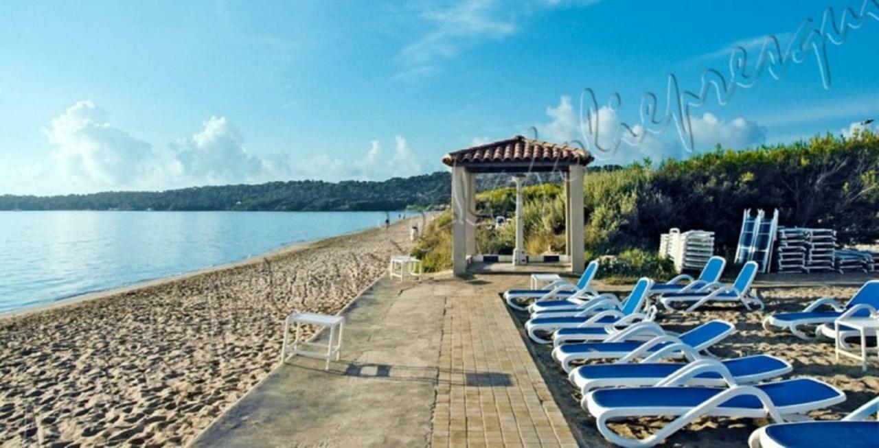 Magnifique Parc De La Presqu'Ile Avec Piscine Et Plage Face A Porquerolles ! Єр Екстер'єр фото